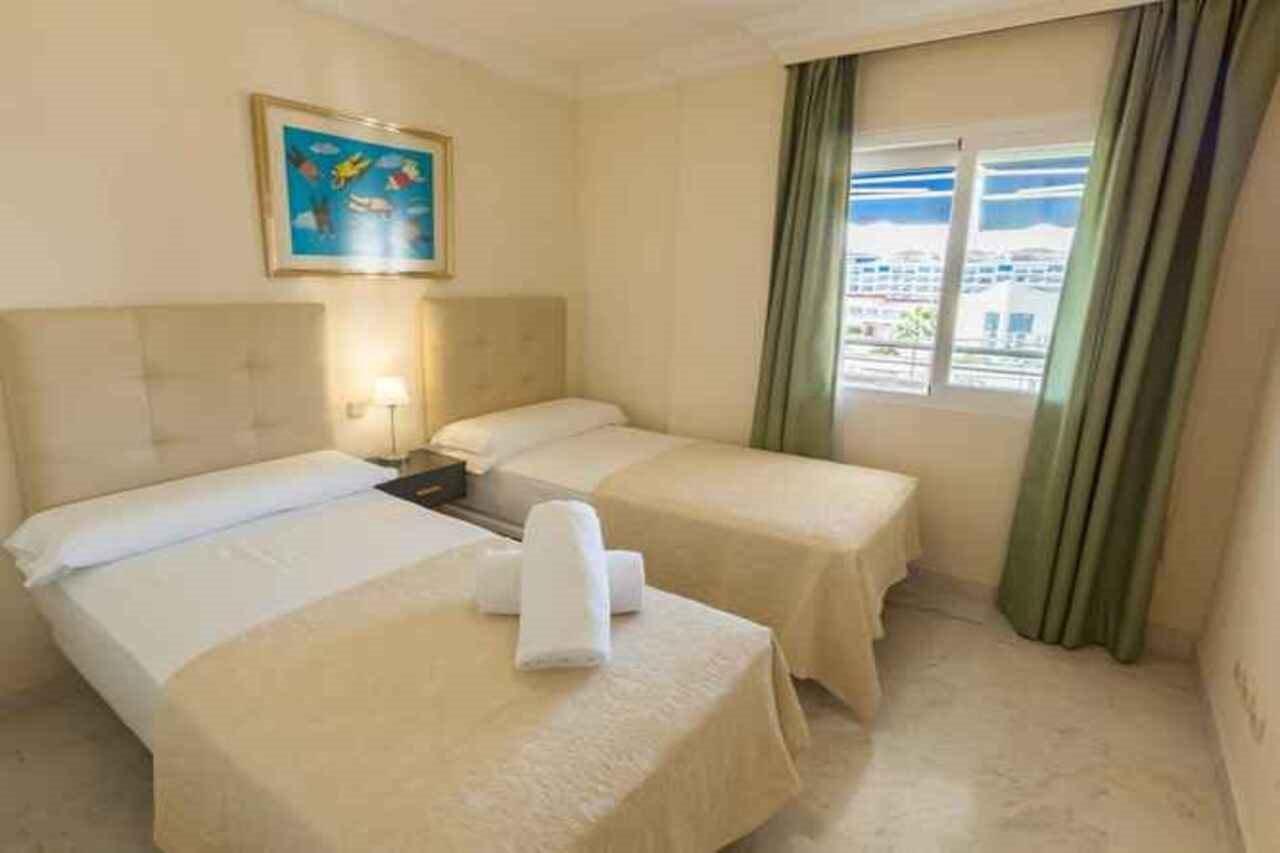 Marina De Banus Apartment ماربيا المظهر الخارجي الصورة